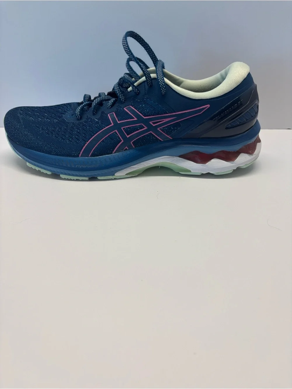 ASICS Gel Kayano 27 Women's blue Running Shoe with Pink Accents size 11